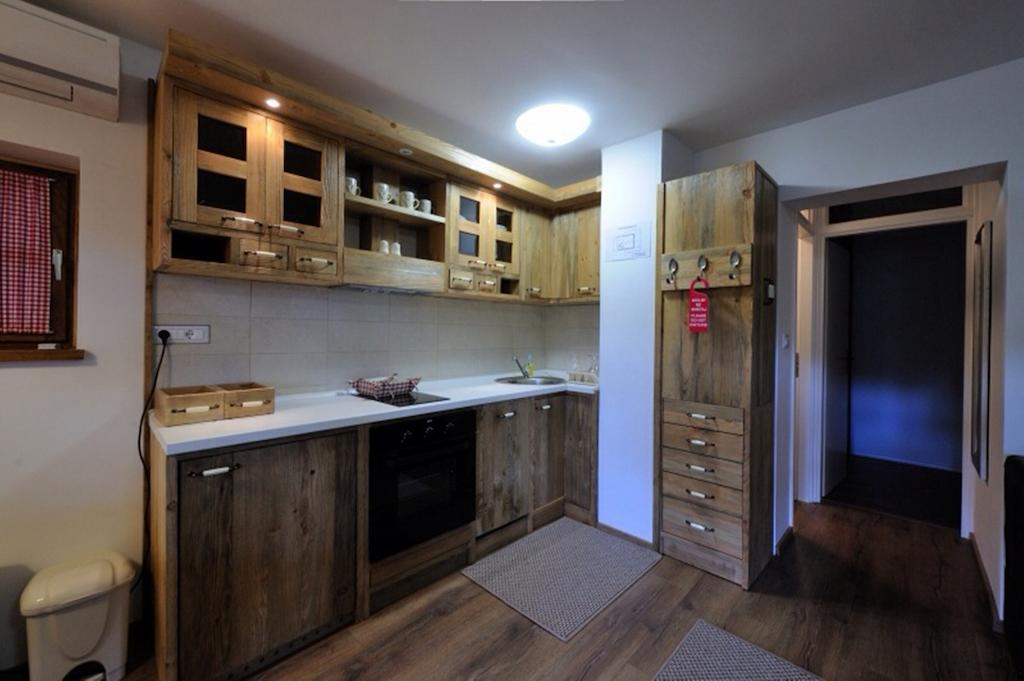 Apartment Drvena Kuca Mreznica Gornji Zvečaj Стая снимка