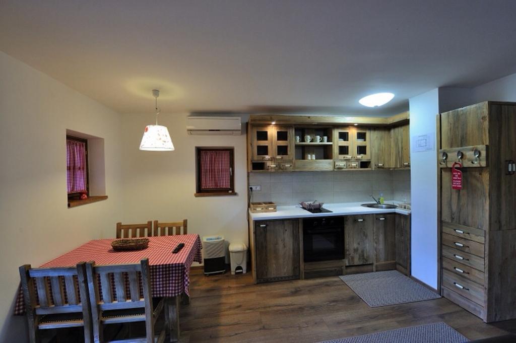 Apartment Drvena Kuca Mreznica Gornji Zvečaj Стая снимка